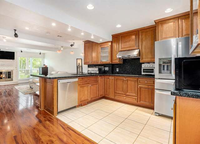 Property at 1900 Bay Area Blvd #109, Houston, TX 77058, 2 beds, 2.5 baths