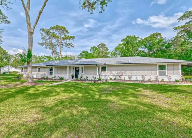 Property at 3706 Roberts Blvd, Baytown, TX 77521, 3 beds, 2 baths