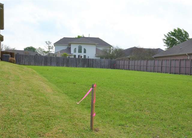 Property at 20 Newberry Ct, Montgomery, TX 77356