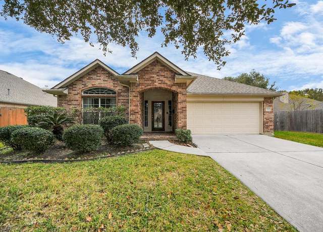 Property at 131 Magnolia Estates Dr, League City, TX 77573, 3 beds, 2 baths