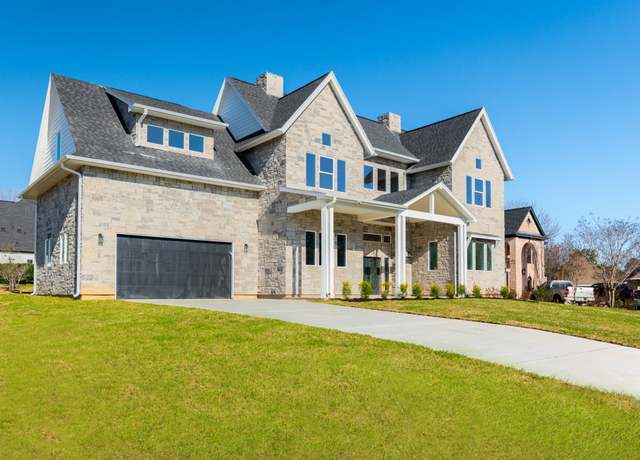 Property at 5 Edgewood Cir, Montgomery, TX 77356, 4 beds, 3.5 baths