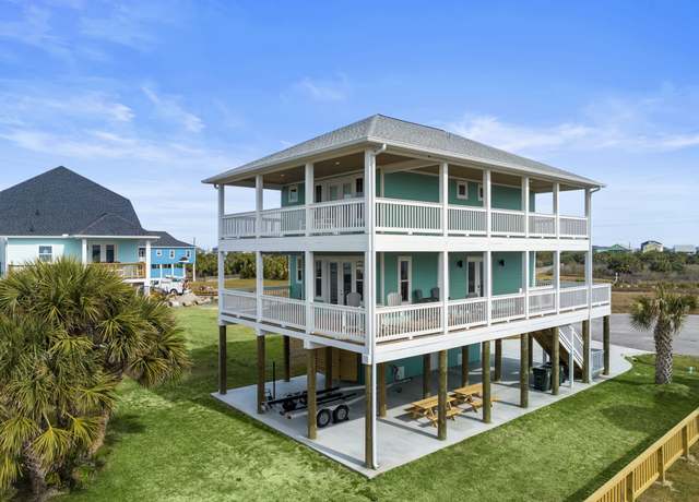 Property at 4014 Miramar Ct, Galveston, TX 77554, 3 beds, 2.5 baths