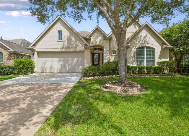Property at 2106 Pearl Bay Ct, Pearland, TX 77584, 3 beds, 2 baths
