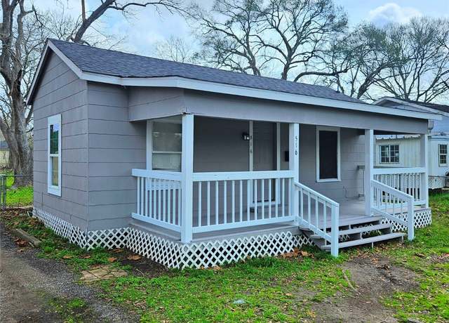 Property at 516 Hurst St, Angleton, TX 77515, 2 beds, 1 bath