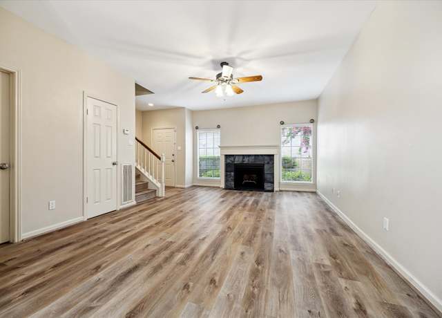 Property at 3200 Bellefontaine St #72, Houston, TX 77025, 2 beds, 1.5 baths