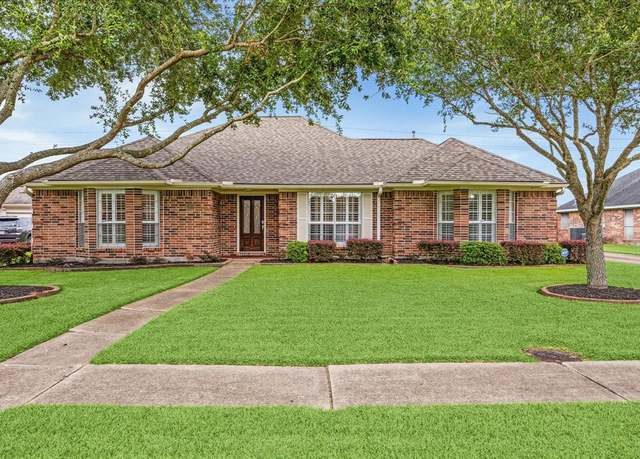 Property at 2008 Plantation Dr, Friendswood, TX 77546, 3 beds, 2 baths