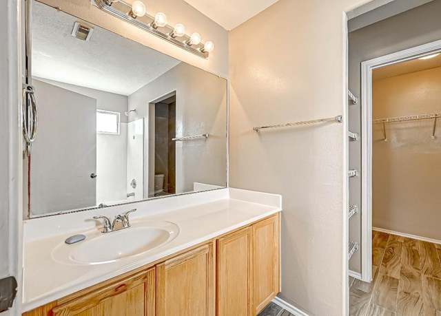 Property at 1406 Hade Falls Ln, Houston, TX 77073, 4 beds, 2.5 baths