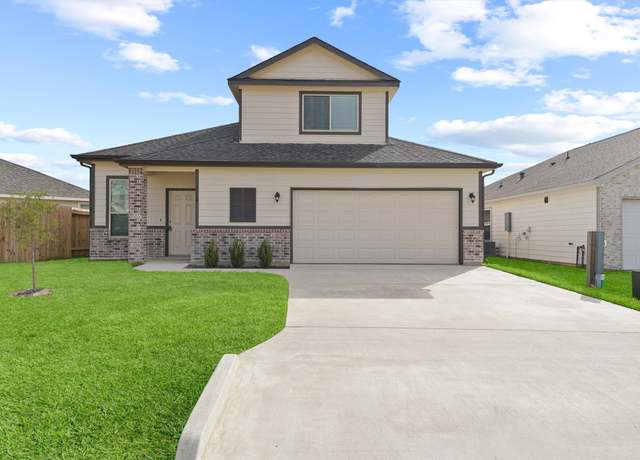 Property at 2116 Cedar Bend Dr, Conroe, TX 77306, 3 beds, 2.5 baths