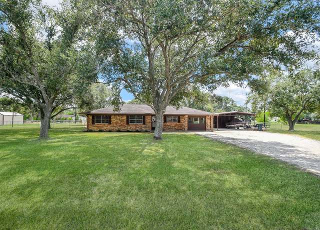Property at 407 Becky St, El Campo, TX 77437, 4 beds, 2 baths