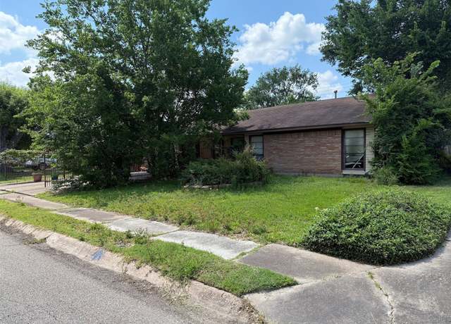 Property at 5326 De Lange Ln, Houston, TX 77092, 3 beds, 2 baths
