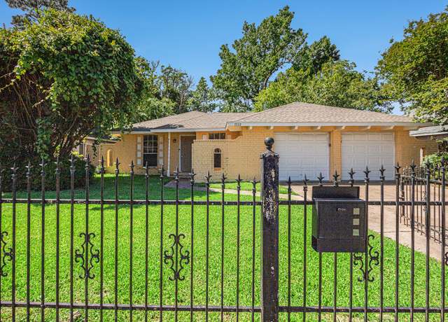 Property at 7738 Parker Rd, Houston, TX 77016, 3 beds, 1.5 baths