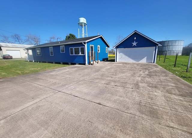 Property at 211 Peach St, Sweeny, TX 77480, 3 beds, 2 baths