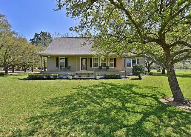 Property at 1 Wolfe Ln, Manvel, TX 77578, 3 beds, 2 baths