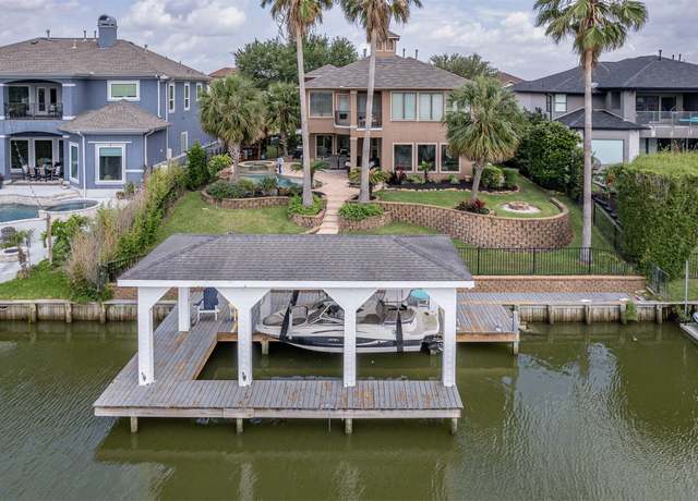 Property at 2938 N Island Dr, Seabrook, TX 77586, 4 beds, 2.5 baths