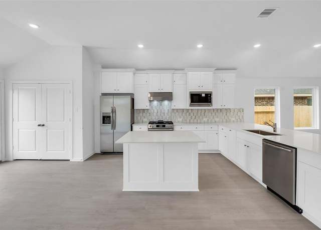Property at 21931 Terre Riviera Dr, Hockley, TX 77447, 3 beds, 2 baths