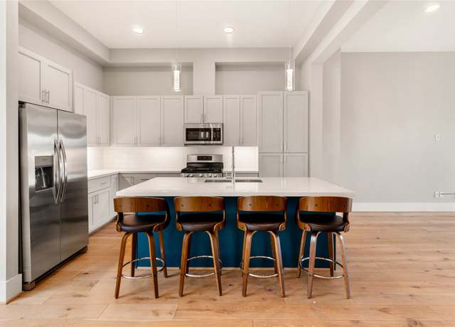 Property at 1033 Roberts St, Houston, TX 77003, 3 beds, 3.5 baths