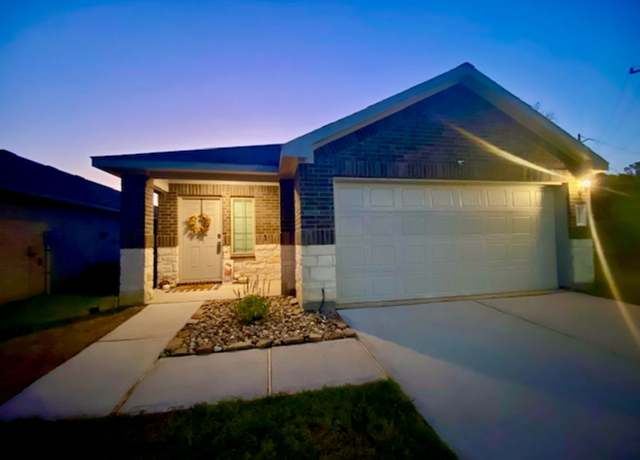 Property at 14206 W Pine Heart Dr, Conroe, TX 77302, 3 beds, 2 baths