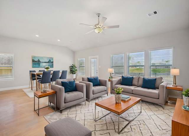Property at 1642 Shae Oak Ln, Conroe, TX 77304, 5 beds, 3.5 baths