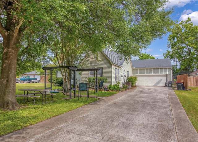 Property at 307 North St, Baytown, TX 77520, 4 beds, 2.5 baths