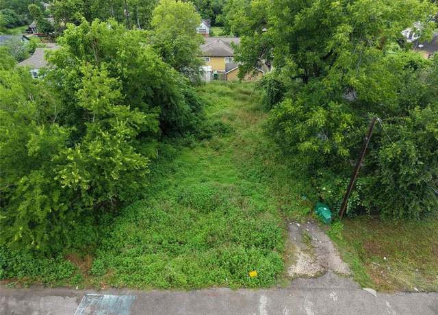 Property at 3319 Caplin St, Houston, TX 77026