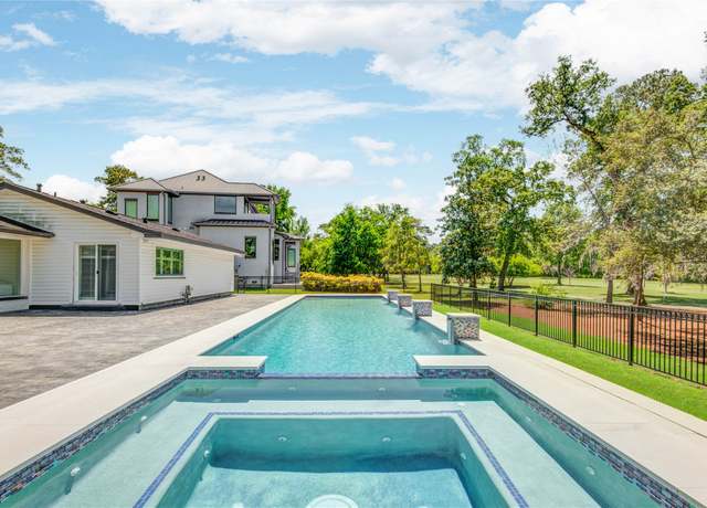 Property at 14227 Indian Wells Dr, Houston, TX 77069, 3 beds, 2.5 baths