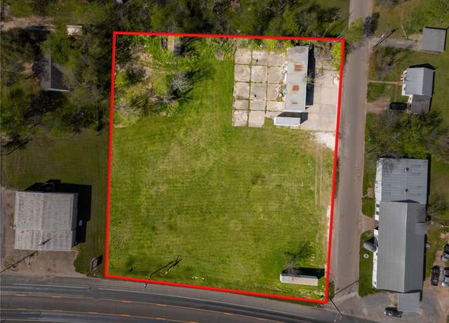 Property at 200 E Park St, Madisonville, TX 77864