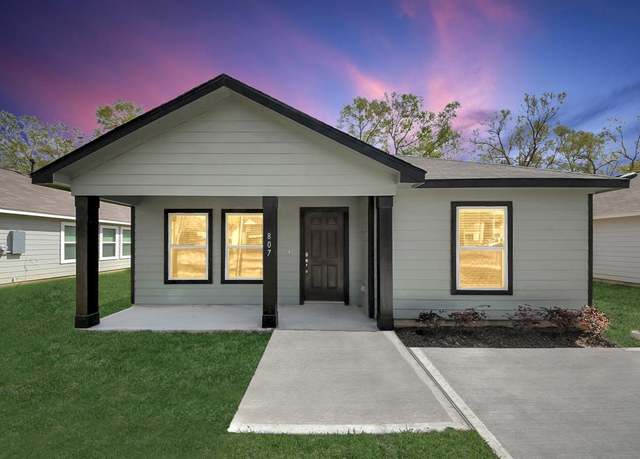 Property at 807 Jefferson Ave, Cleveland, TX 77327, 3 beds, 2 baths