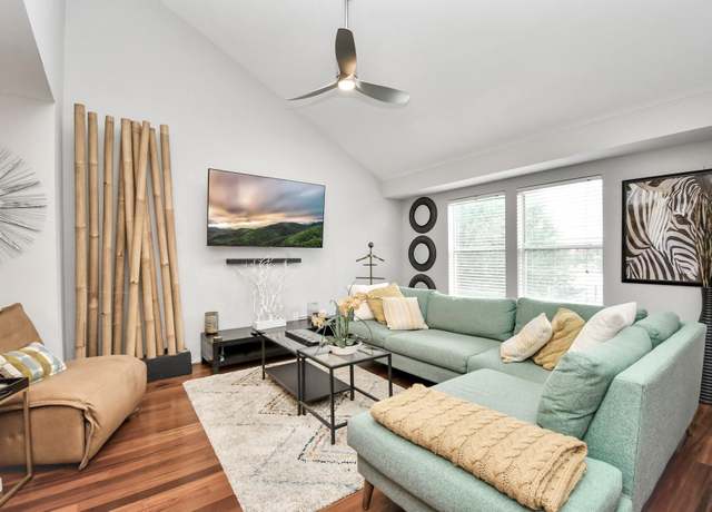 Property at 2248 Ann St, Houston, TX 77003, 2 beds, 2 baths