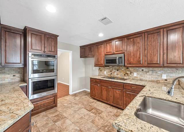 Property at 14668 Perthshire Rd Unit C, Houston, TX 77079, 4 beds, 3 baths