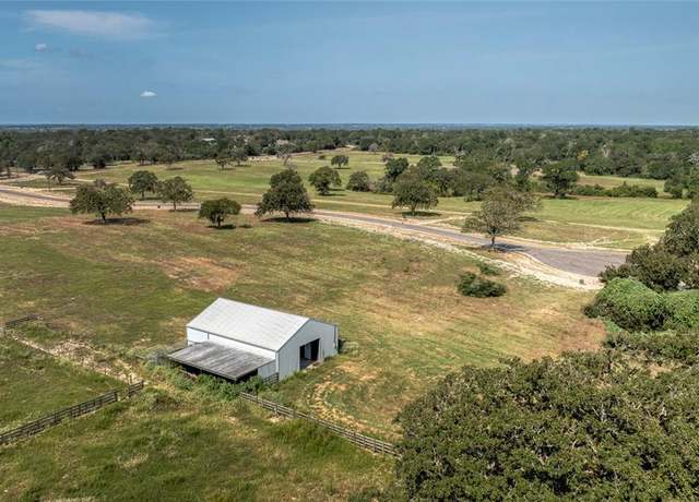 Property at 376 Oak Hill Ln, Bellville, TX 77418