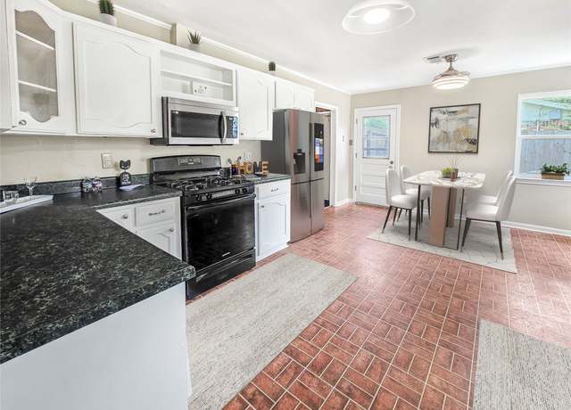 Property at 723 Pas Trl, Houston, TX 77336, 3 beds, 2 baths