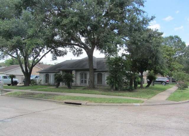 Property at 331 Maybrook Dr, Houston, TX 77015, 3 beds, 2 baths