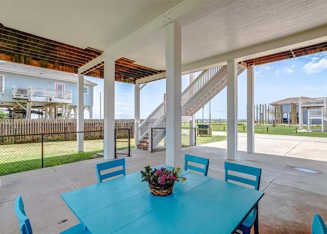 Property at 2774 Gulfview Ln, Crystal Beach, TX 77650, 4 beds, 3.5 baths