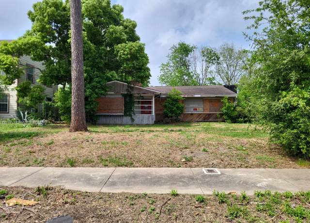 Property at 4923 Winnetka St, Houston, TX 77021, 4 beds, 2 baths