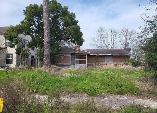 Property at 4923 Winnetka St, Houston, TX 77021, 4 beds, 2 baths