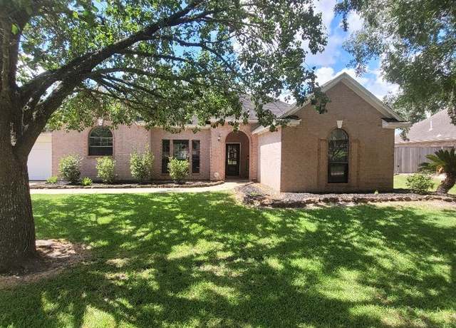 Property at 121 Regal Ln, Liberty, TX 77575, 3 beds, 2 baths