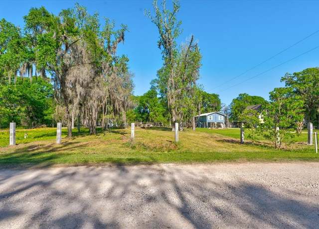Property at 735 Ferguson Dr, Cleveland, TX 77327