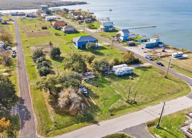 Property at 100 Darden, Anahuac, TX 77514