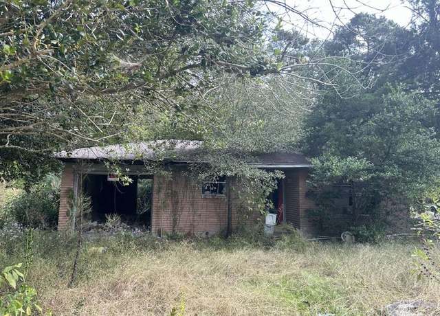Property at 4217 Fresenius Rd, Silsbee, TX 77656, 3 beds, 1 bath