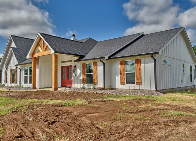 Property at 8401 Equestrian Ln, Washington, TX 77880, 4 beds, 3 baths