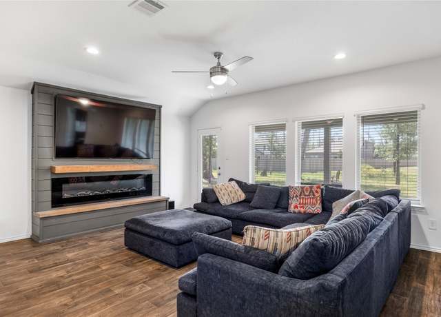 Property at 2906 Roman Forest Blvd, New Caney, TX 77357, 4 beds, 2 baths