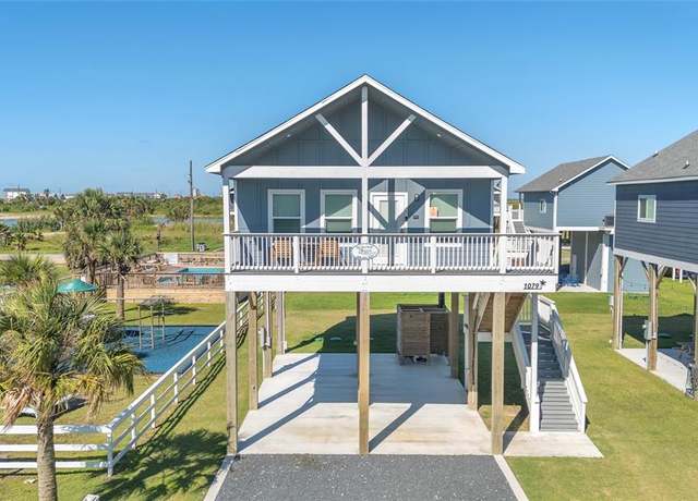 Property at 1079 Cedar Ln, Gilchrist, TX 77617, 2 beds, 2 baths