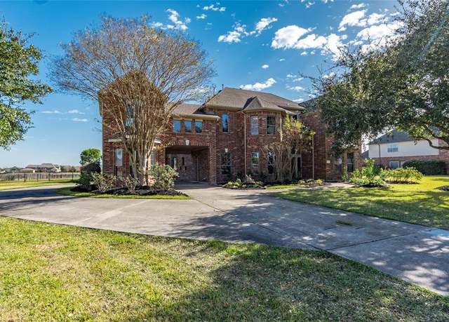 Property at 1836 Lake Landing Dr, League City, TX 77573, 4 beds, 3.5 baths