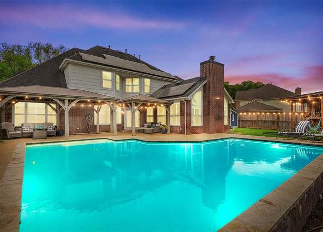 Property at 1905 Dove Ct, Friendswood, TX 77546, 5 beds, 3.5 baths