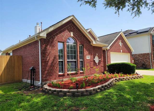 Property at 2310 Megellan Point Ln, Pearland, TX 77584, 4 beds, 2 baths