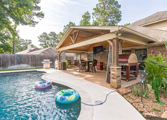 Property at 12602 Browning Dr, Montgomery, TX 77356, 4 beds, 2.5 baths