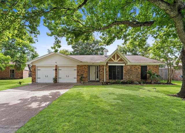 Property at 2014 17th St N, Texas City, TX 77590, 4 beds, 2 baths
