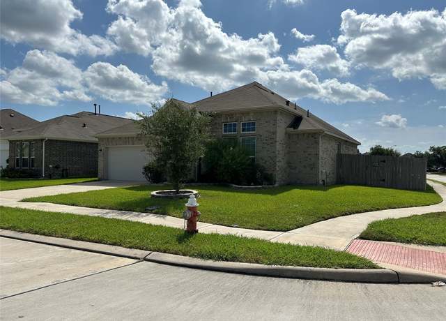 Property at 27 Montecito Ln, Manvel, TX 77578, 3 beds, 2 baths
