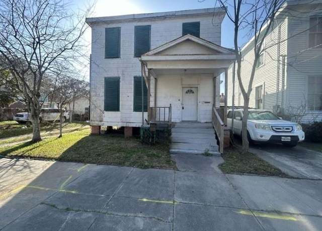 Property at 1511 37th St, Galveston, TX 77550, 3 beds, 1 bath
