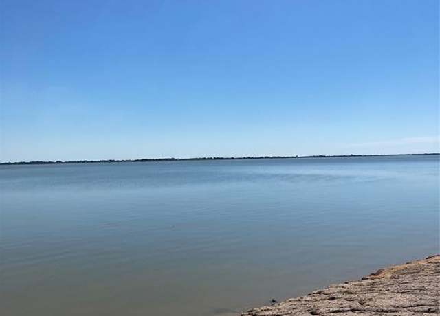 Property at 28 North Driftwood Shrs, Port Lavaca, TX 77979